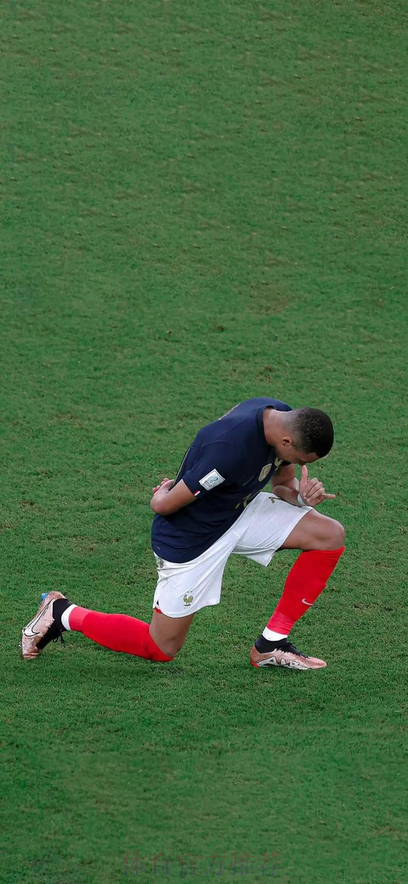 姆巴佩对阵巴萨9场12球 两次上演帽子戏法