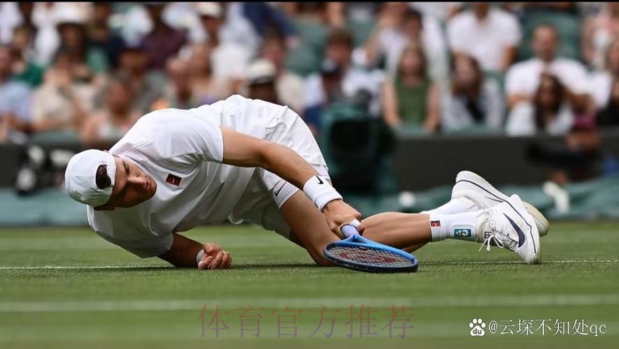 罗马诺:迪亚斯右腿内收肌不适 将在明天接受检查 罗马诺:迪亚斯右腿内收肌不适 将在明天接受检查